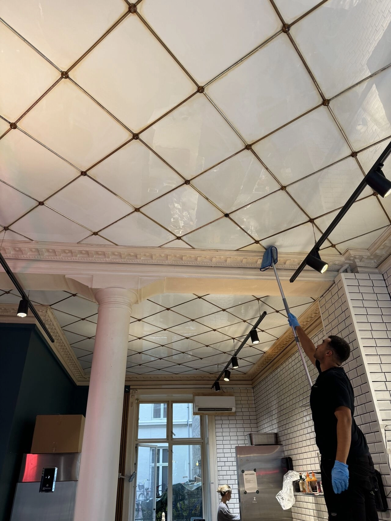 erhvervsrengøring af loft